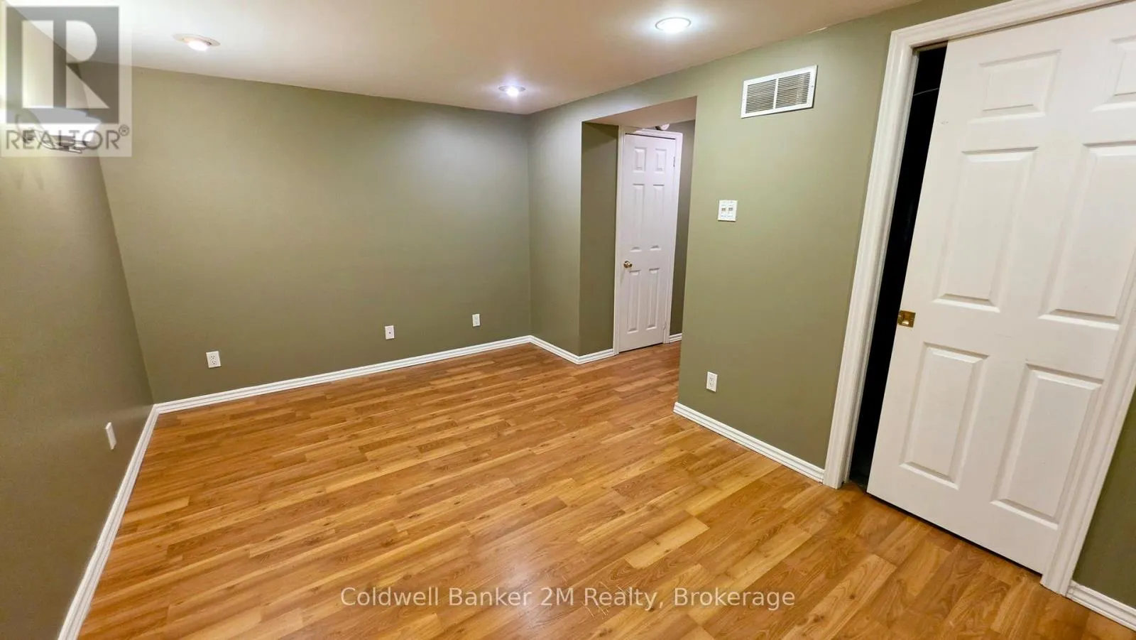 852 ATTERSLEY DRIVE