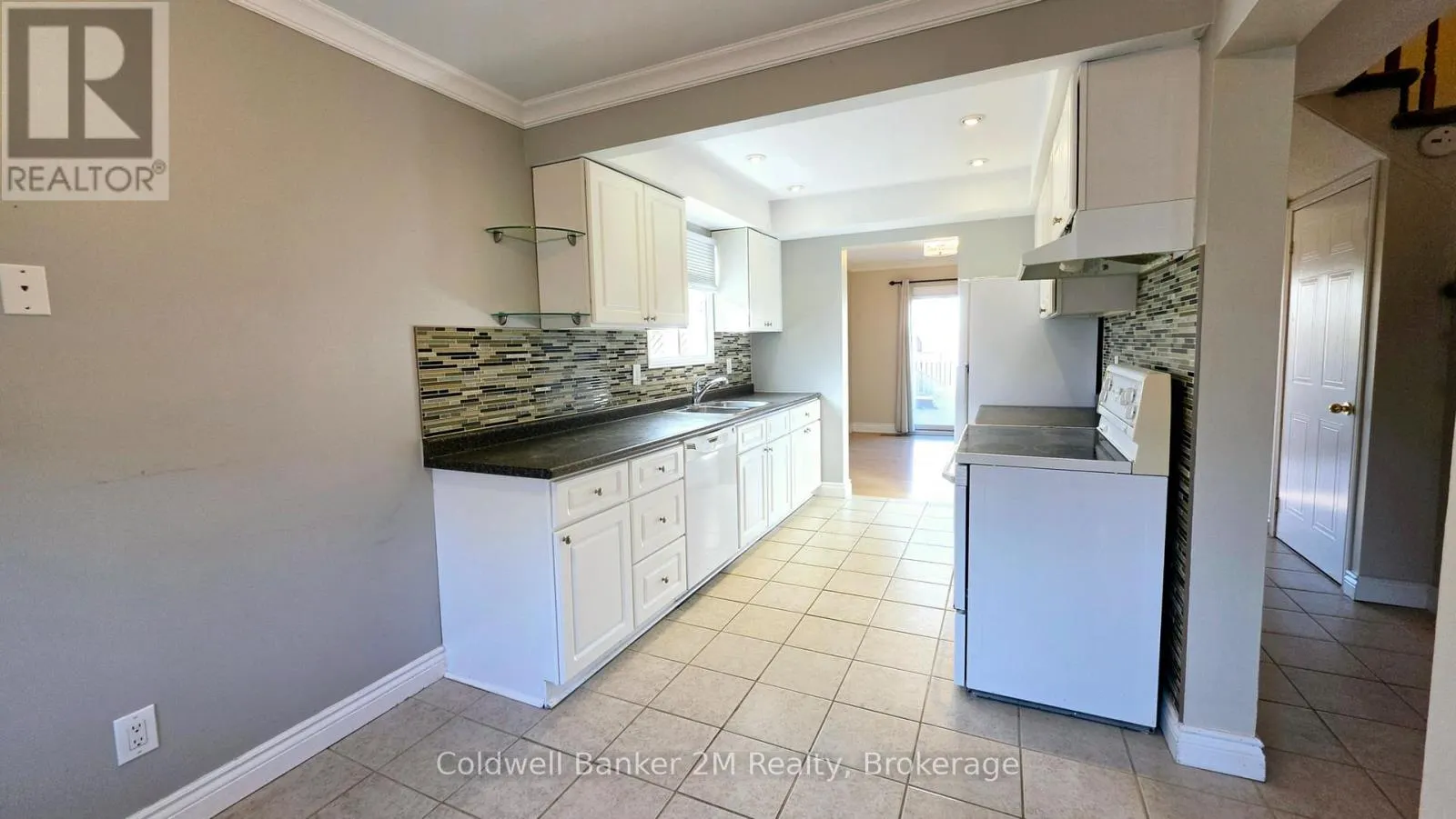 852 ATTERSLEY DRIVE
