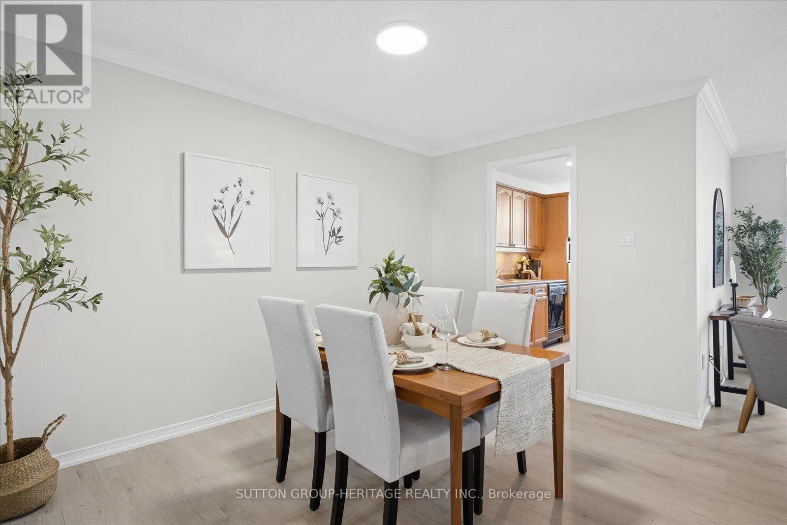 1406 - 44 FALBY COURT