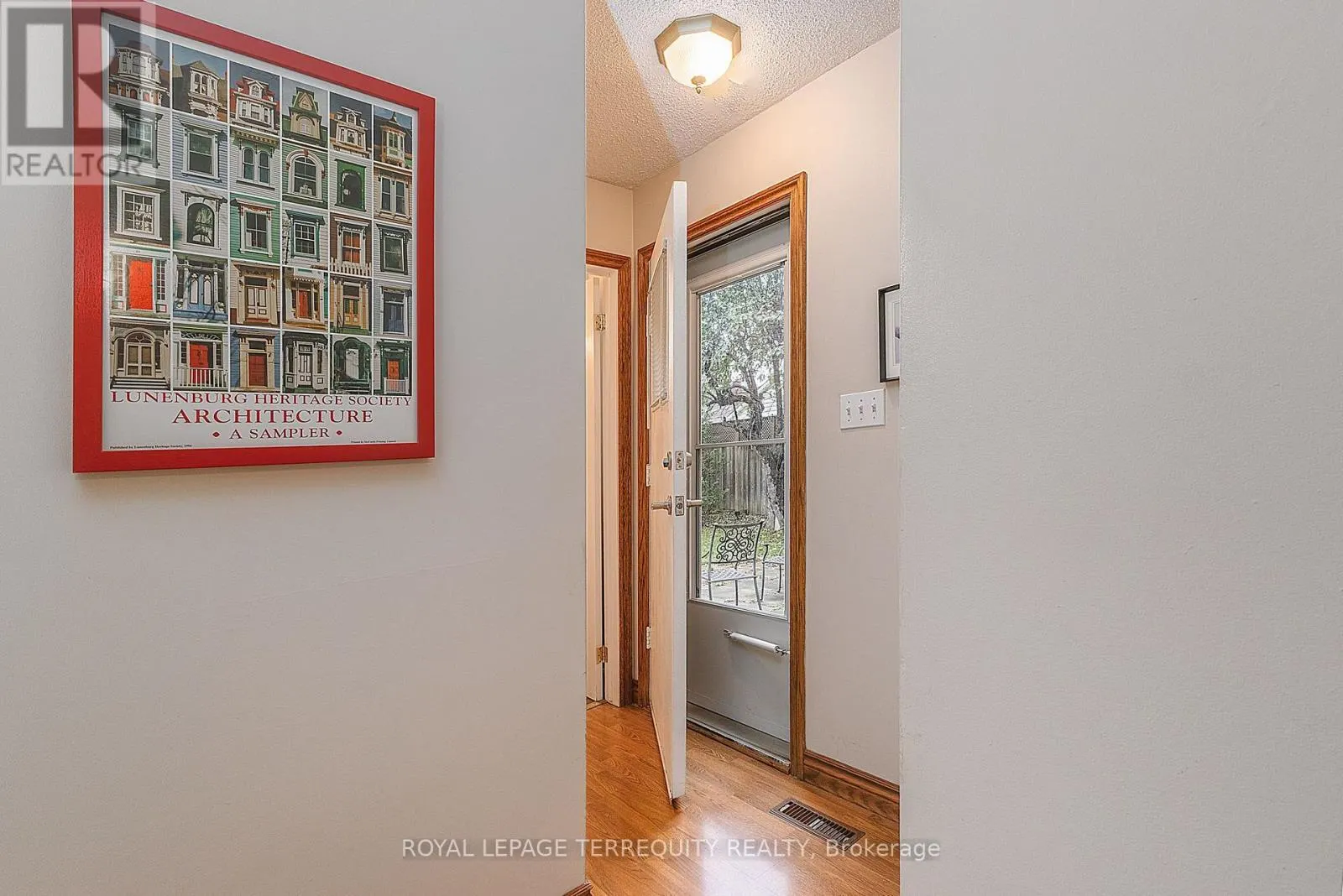 1 WISHBONE CRESCENT