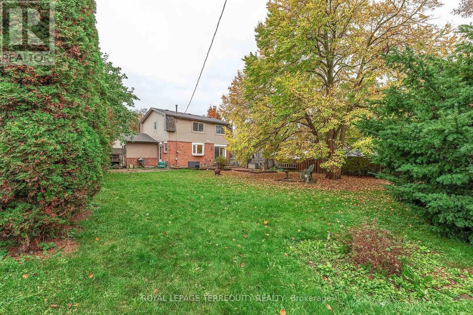 1 WISHBONE CRESCENT