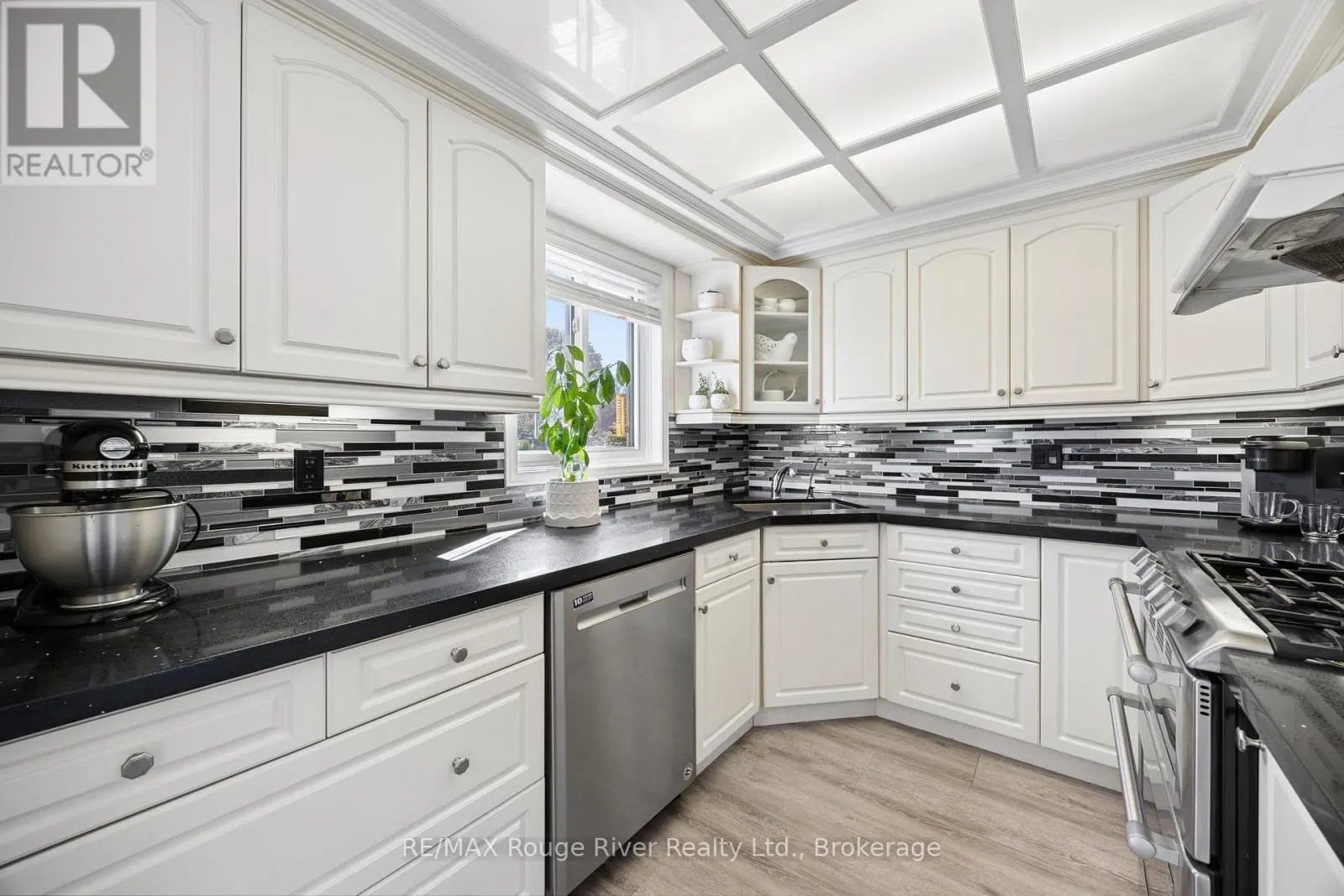263 GLEN HILL DRIVE