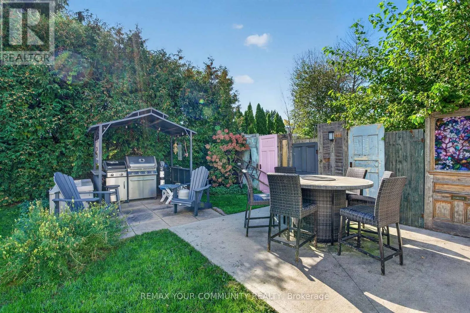6 STANBRIDGE COURT