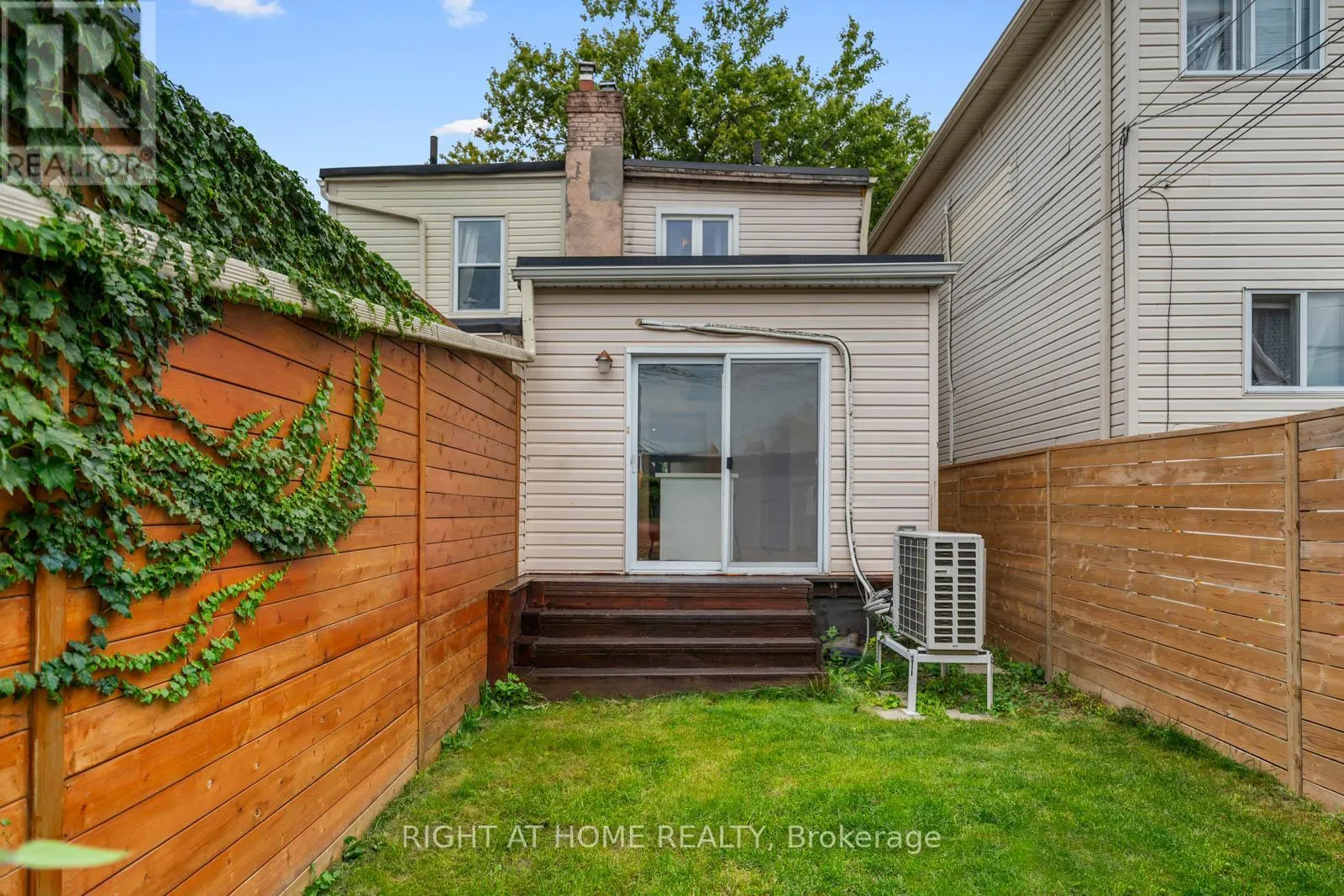 5 1/2 LUTTRELL AVENUE