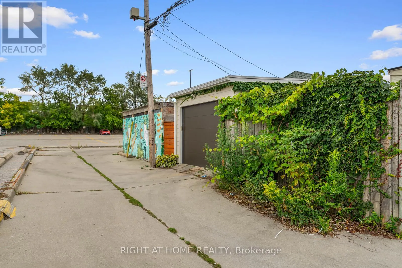 5 1/2 LUTTRELL AVENUE