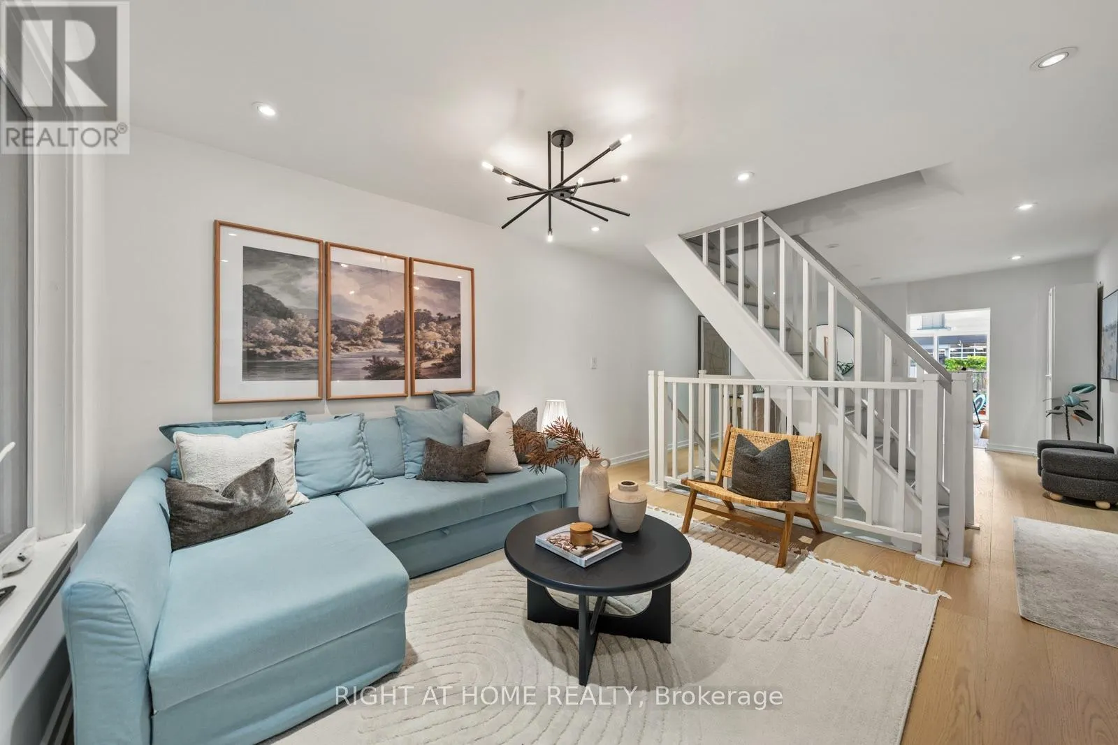 5 1/2 LUTTRELL AVENUE