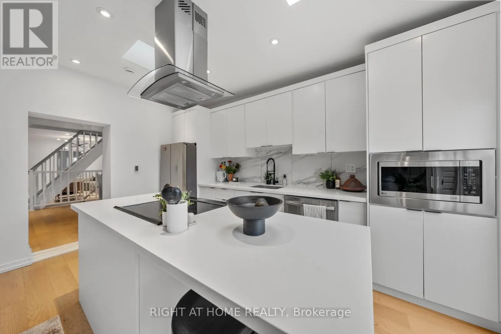 5 1/2 LUTTRELL AVENUE