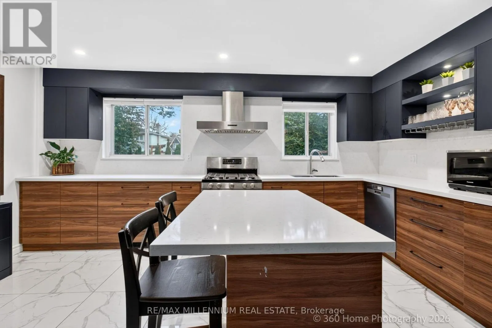 15 MARBLEMOUNT CRESCENT
