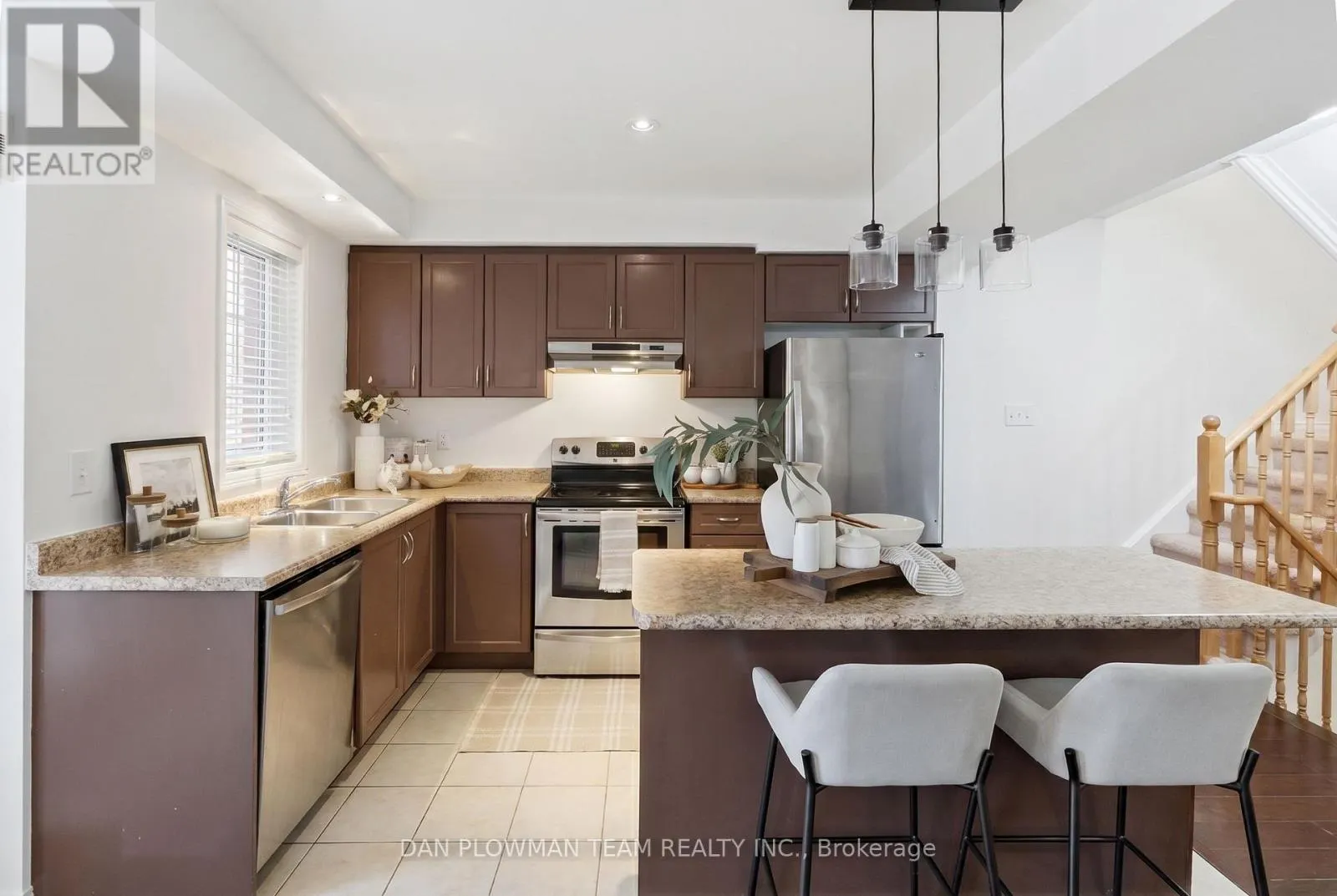 23 BLUNDEN ROAD