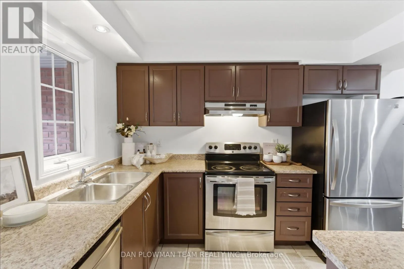 23 BLUNDEN ROAD