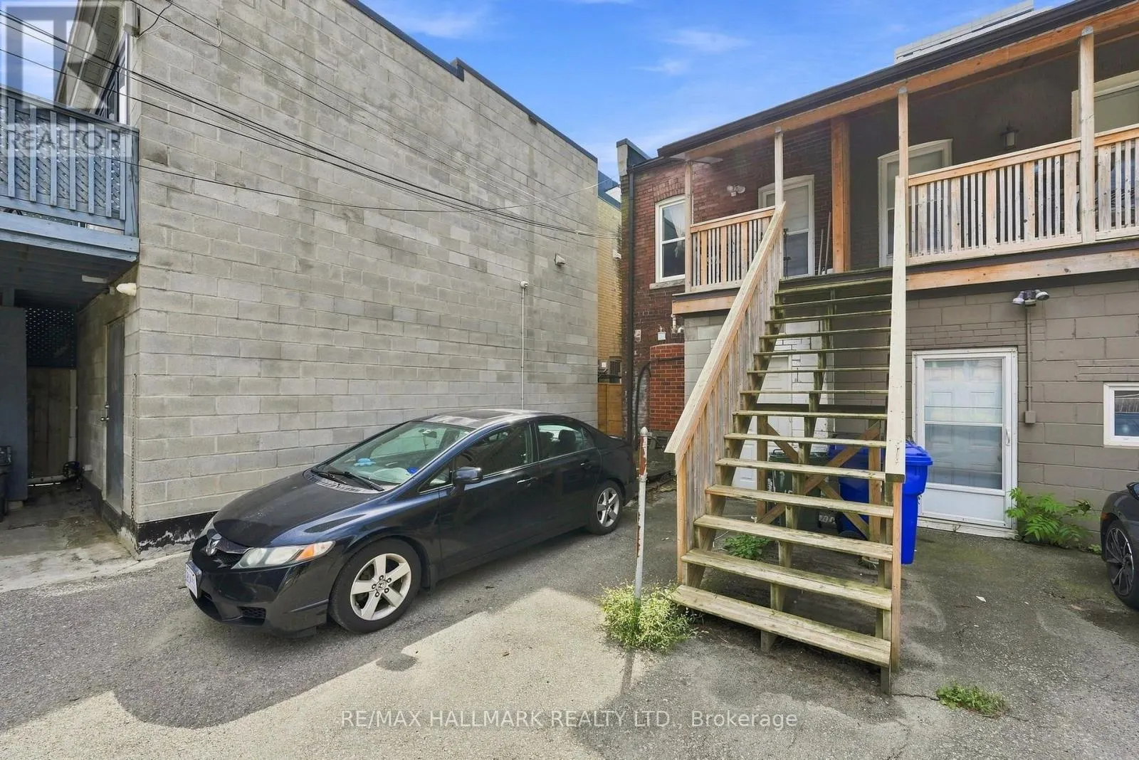 1568 QUEEN STREET E