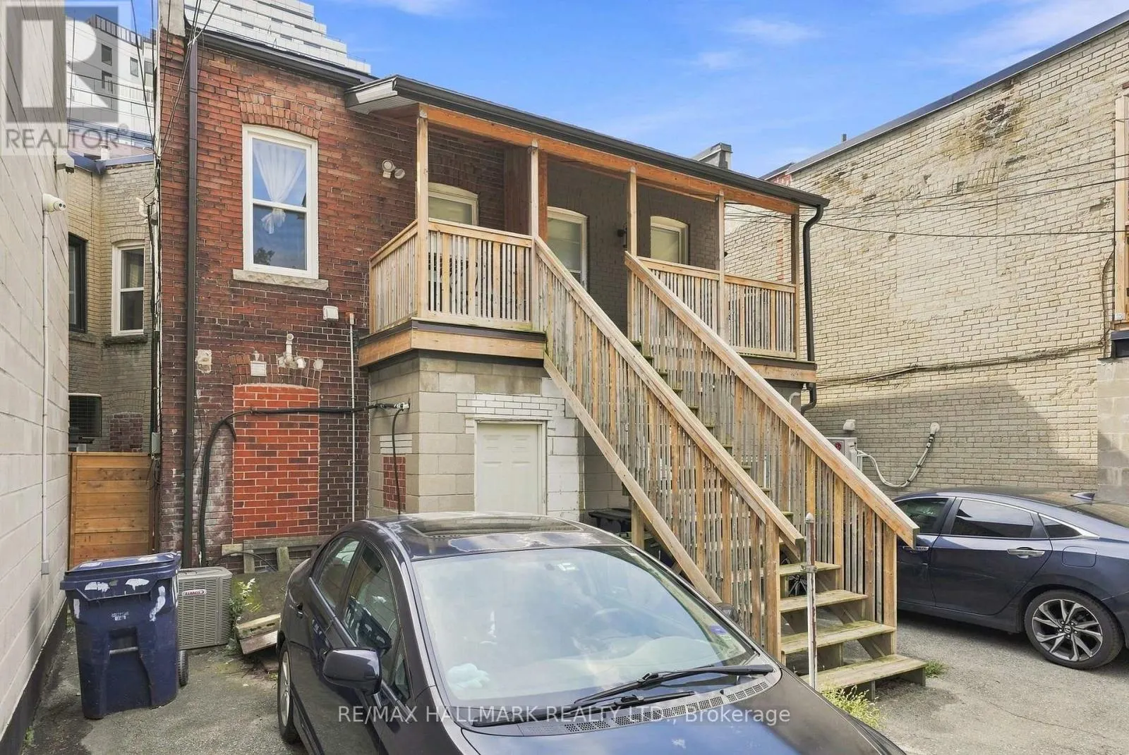 1568 QUEEN STREET E