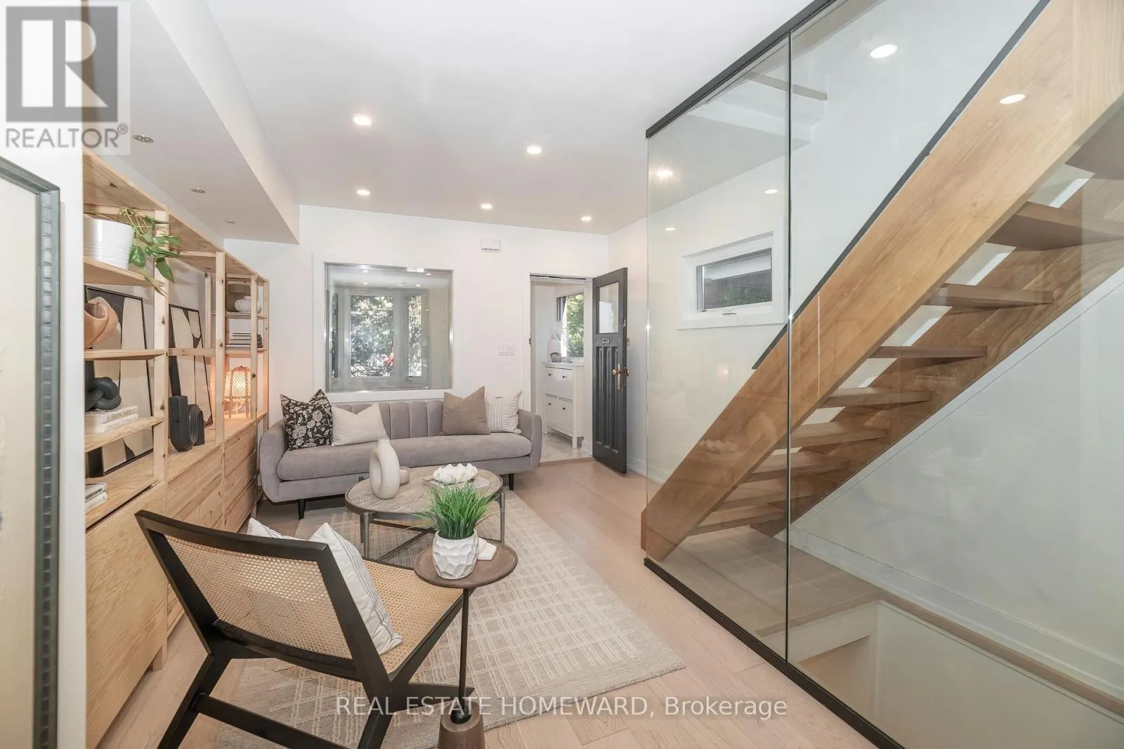 115 WILDWOOD CRESCENT