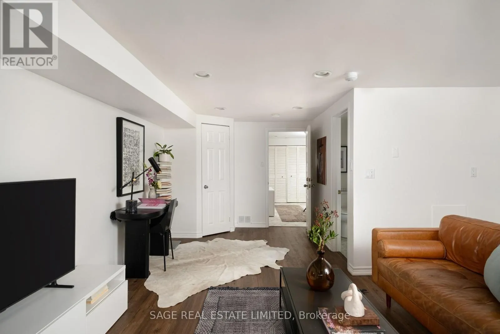 35 CHAPMAN AVENUE