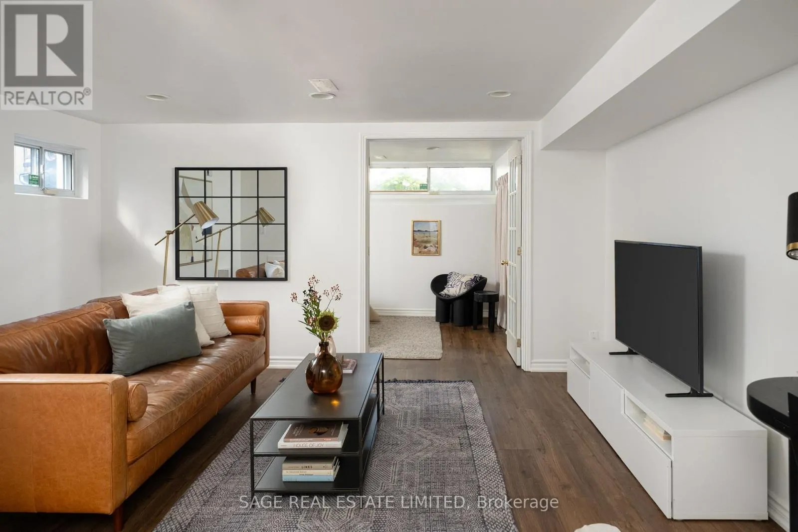 35 CHAPMAN AVENUE