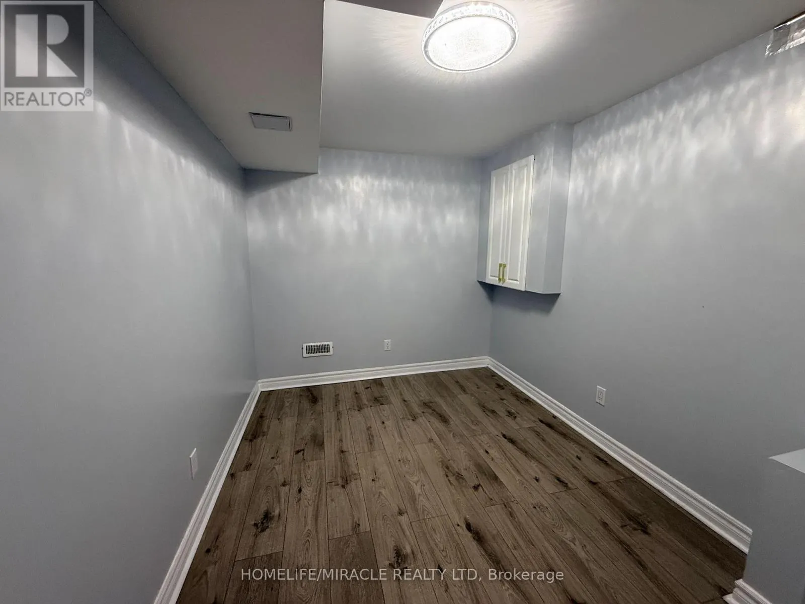 1301 APOLLO STREET