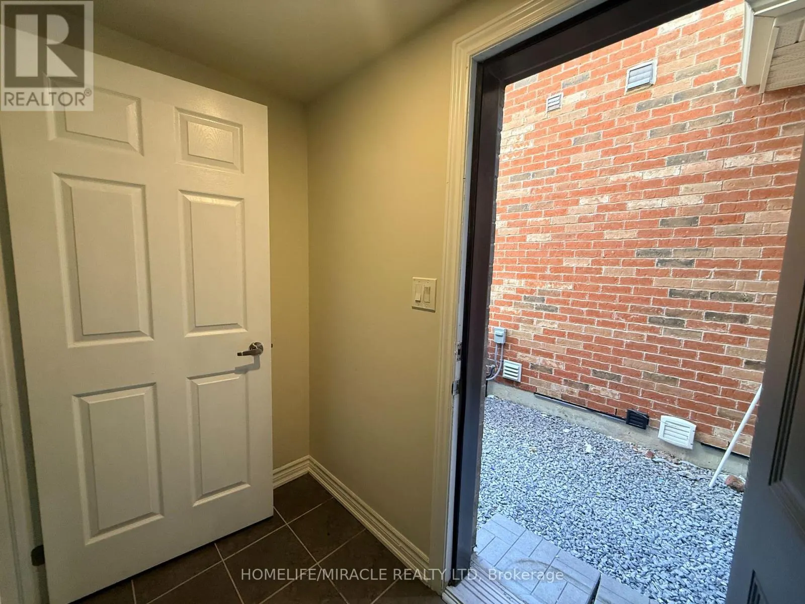 1301 APOLLO STREET