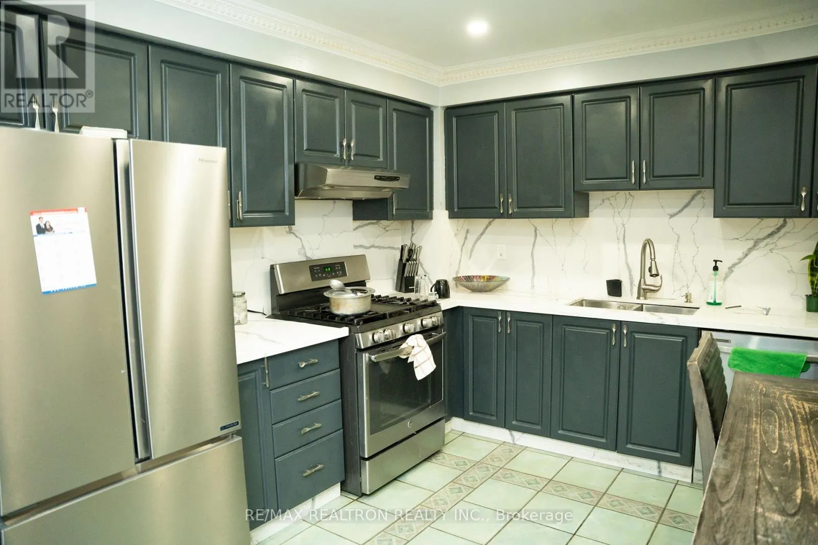 2065 BLUE RIDGE CRESCENT