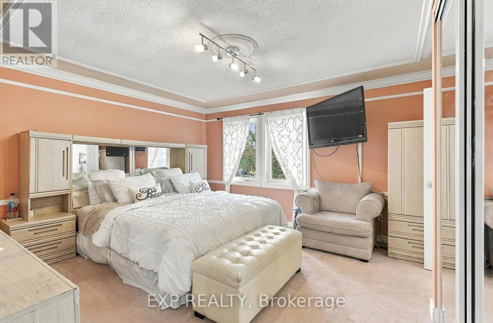 88 VALDOR DRIVE