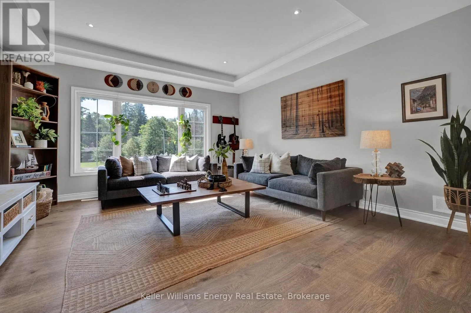 29 WALDWEG DRIVE