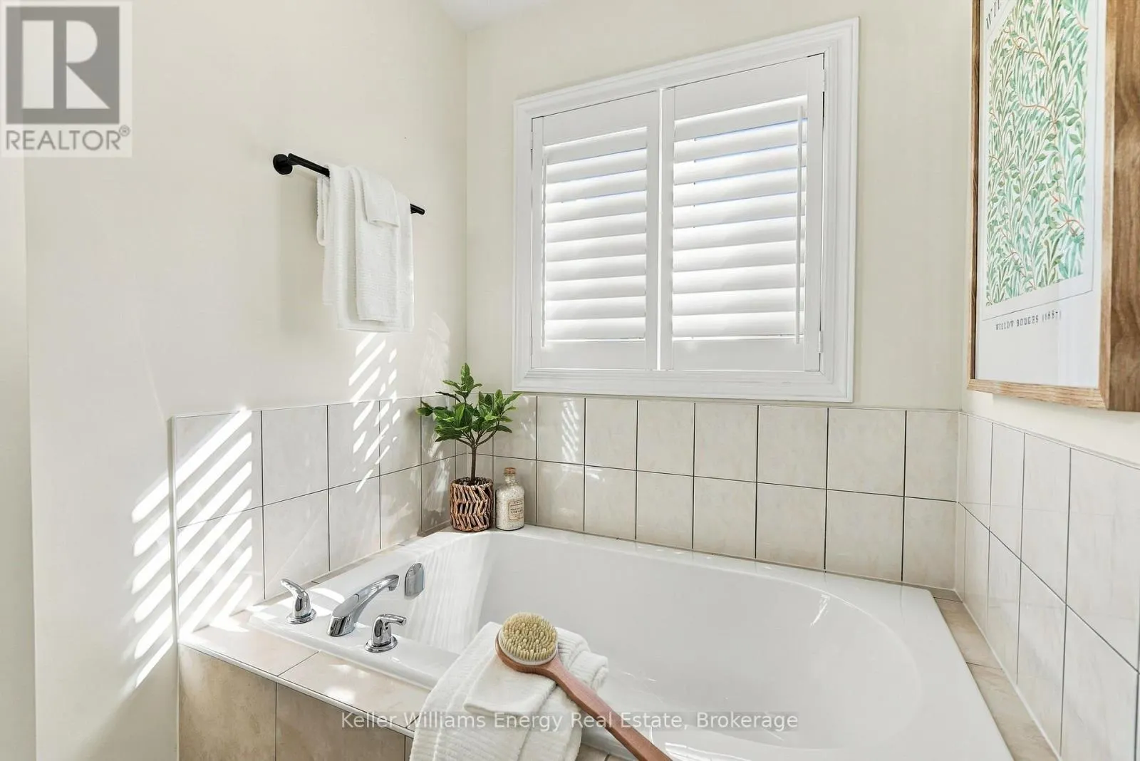 165 DOUGLAS KEMP CRESCENT