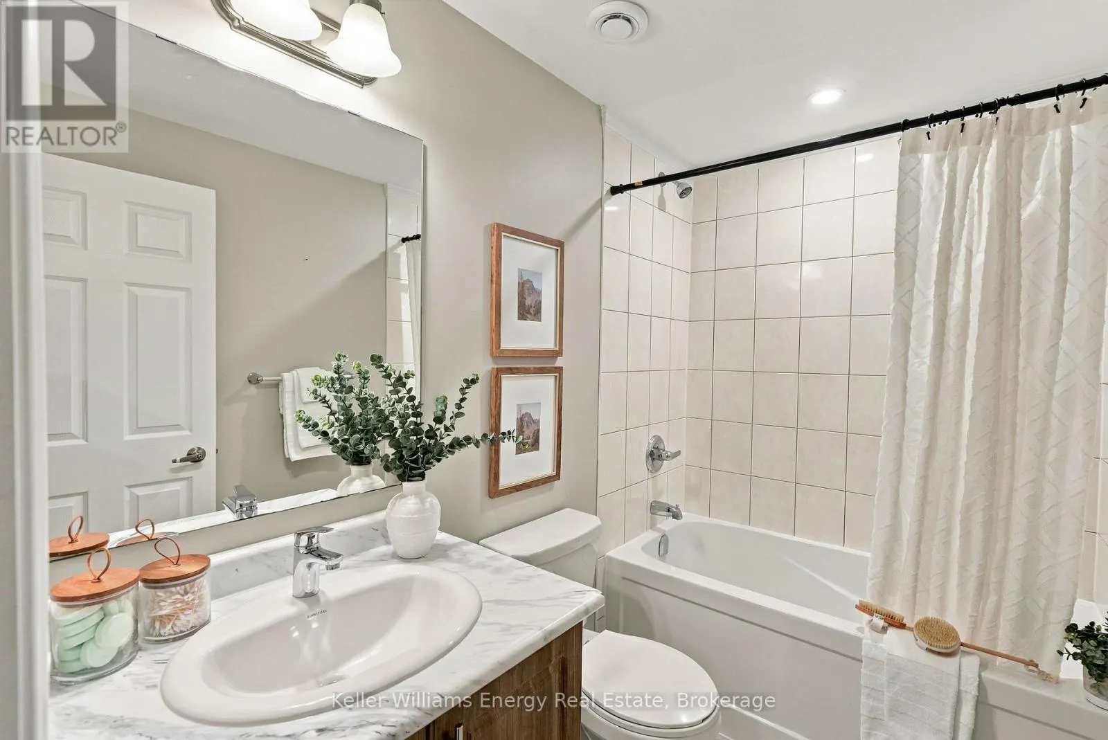 165 DOUGLAS KEMP CRESCENT