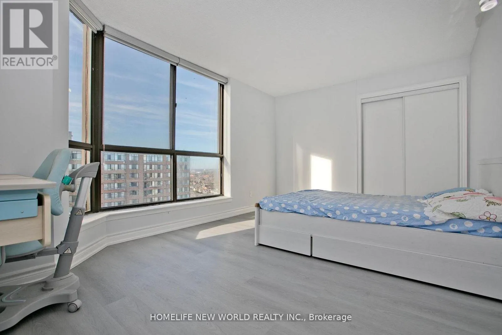 2117 - 75 BAMBURGH CIRCLE