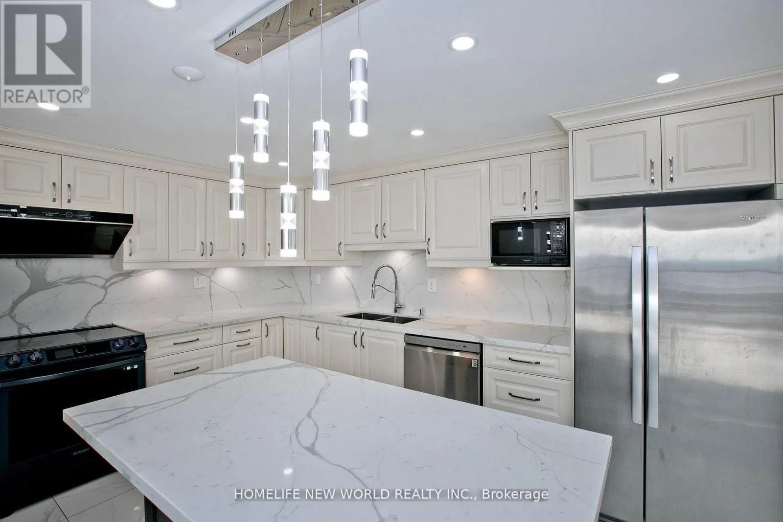 2117 - 75 BAMBURGH CIRCLE