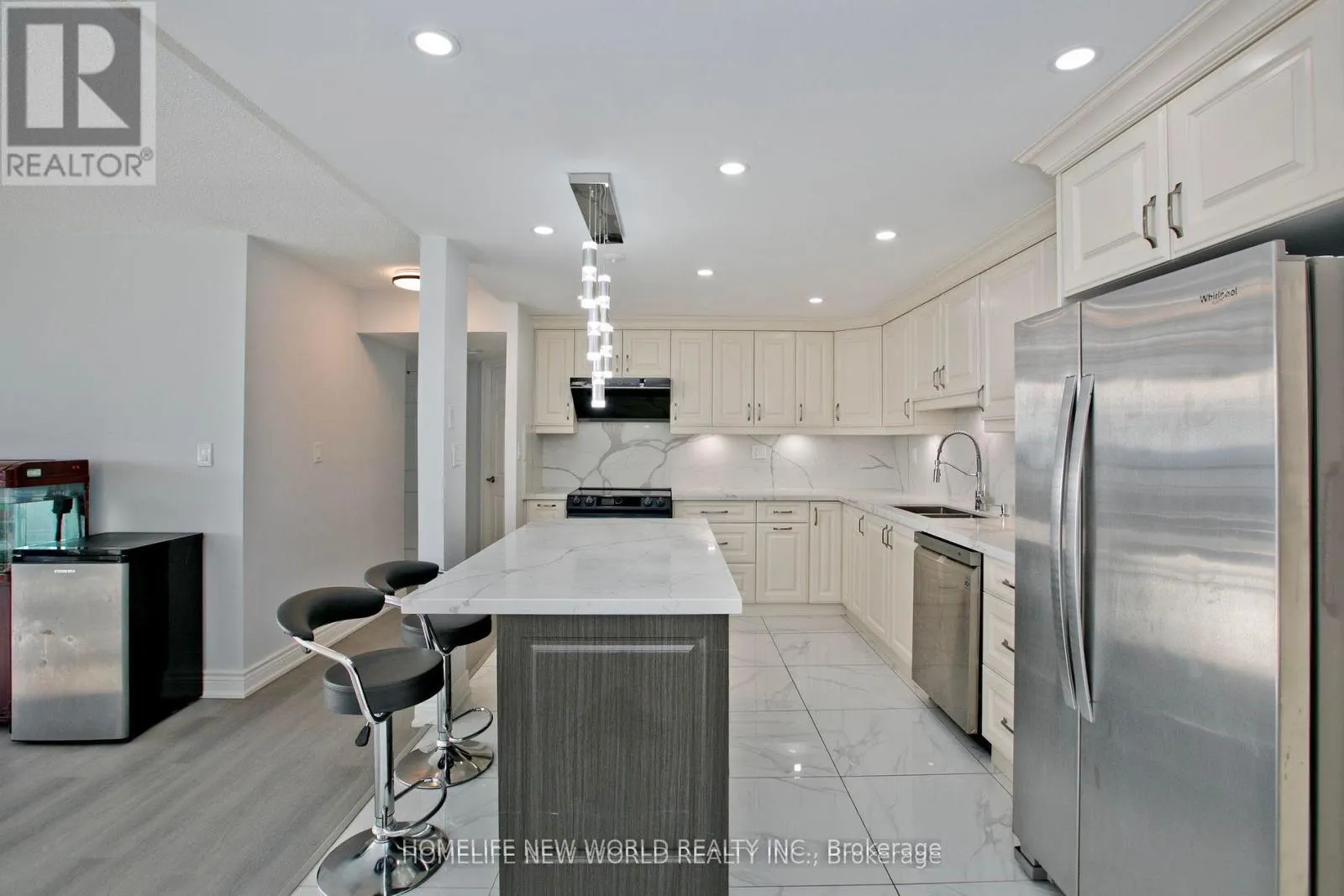 2117 - 75 BAMBURGH CIRCLE