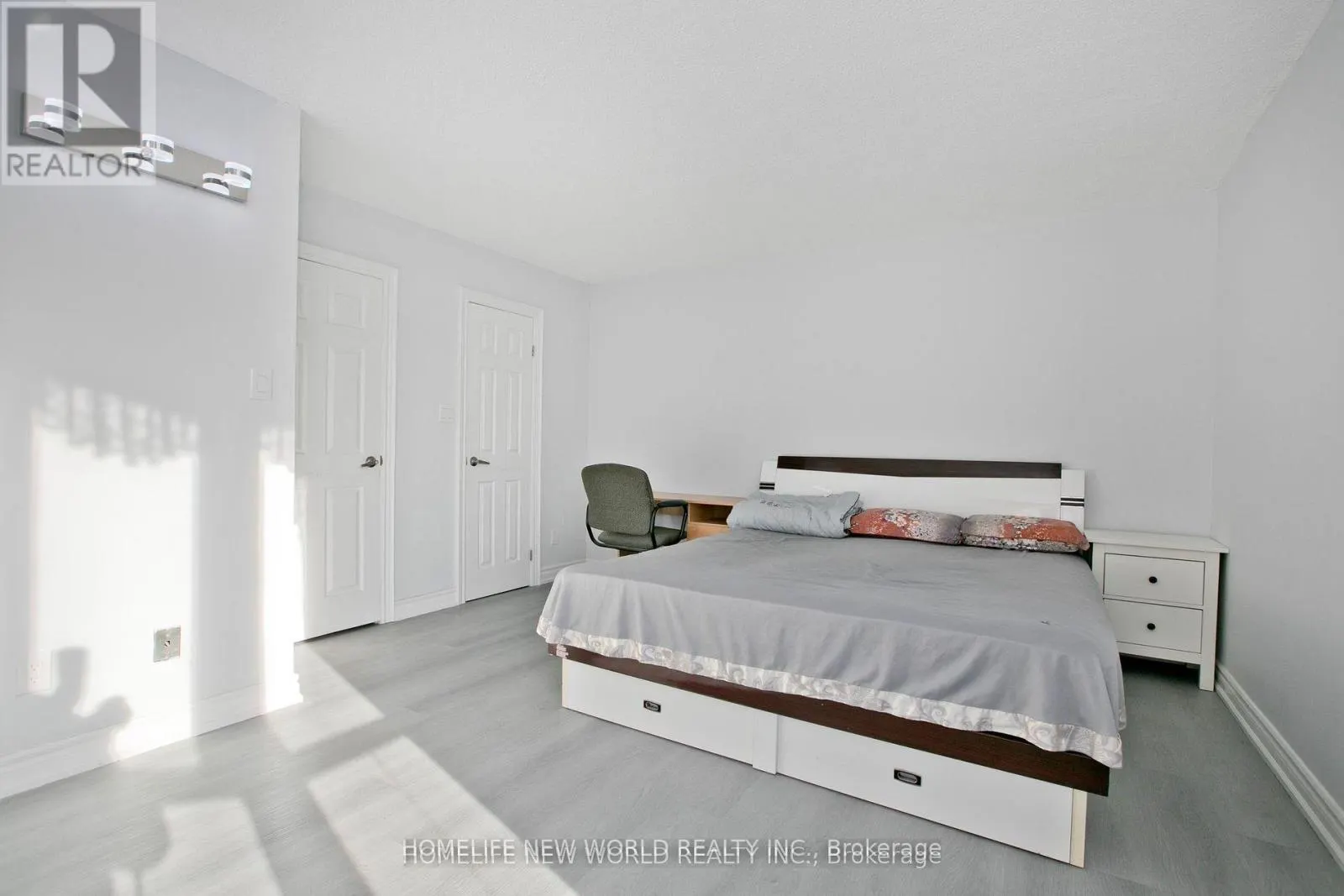 2117 - 75 BAMBURGH CIRCLE
