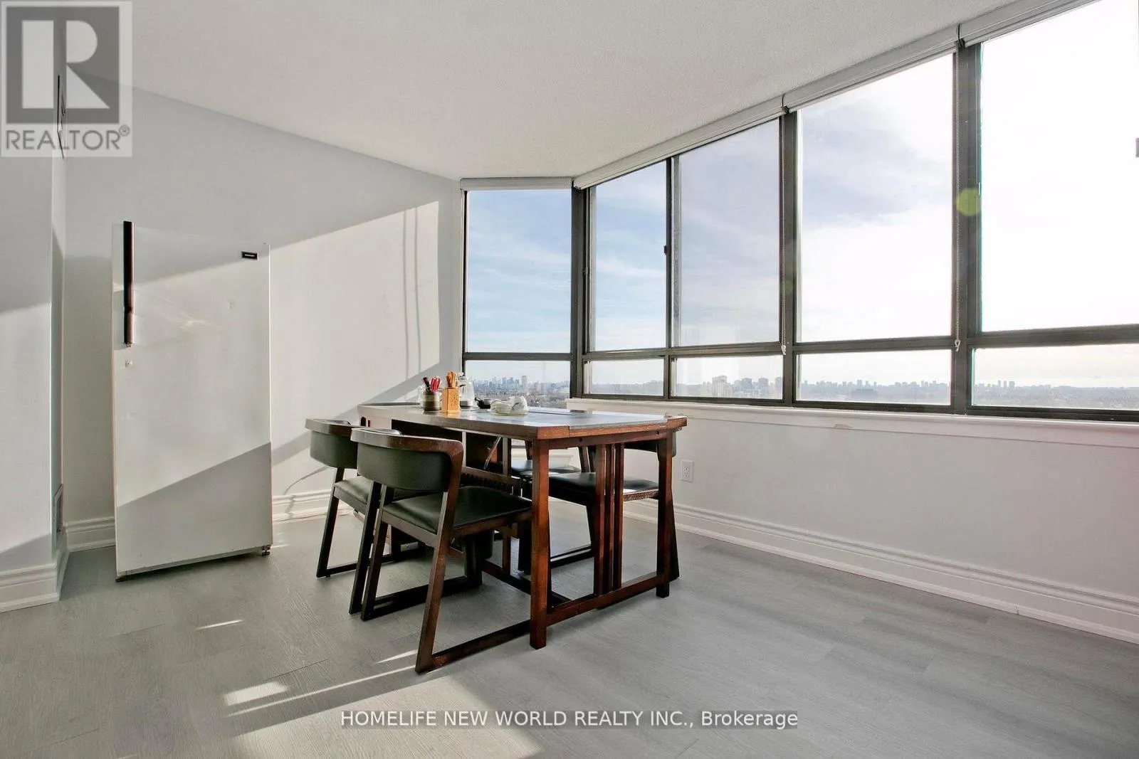2117 - 75 BAMBURGH CIRCLE