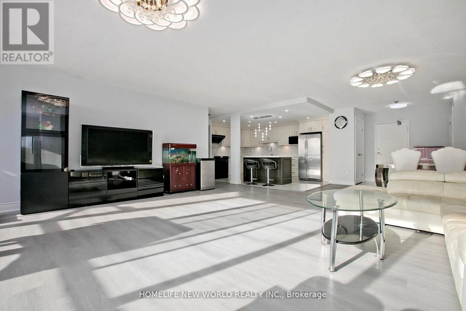 2117 - 75 BAMBURGH CIRCLE