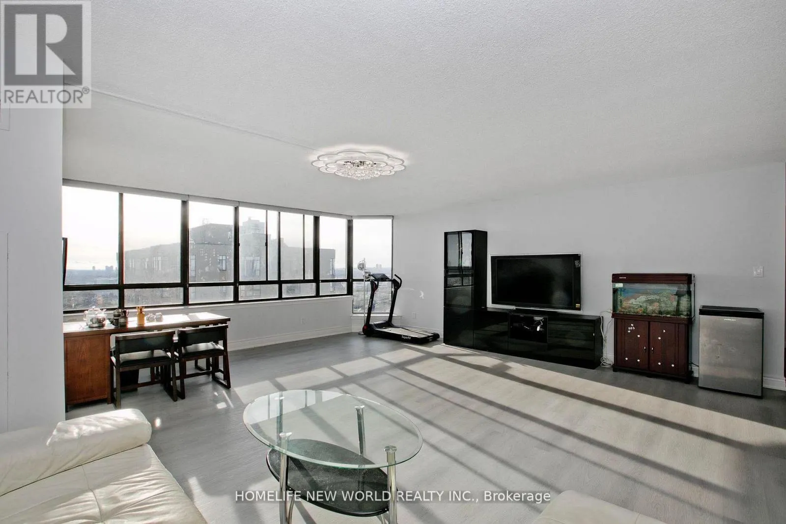 2117 - 75 BAMBURGH CIRCLE