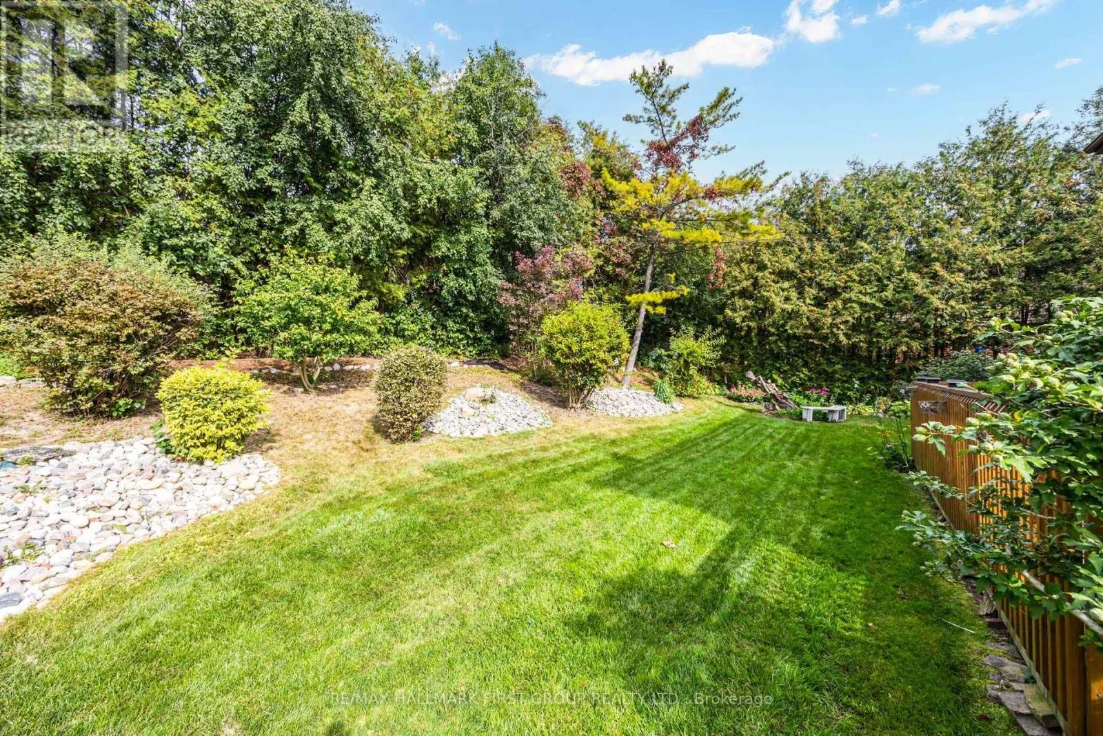 33 ANSTEAD CRESCENT