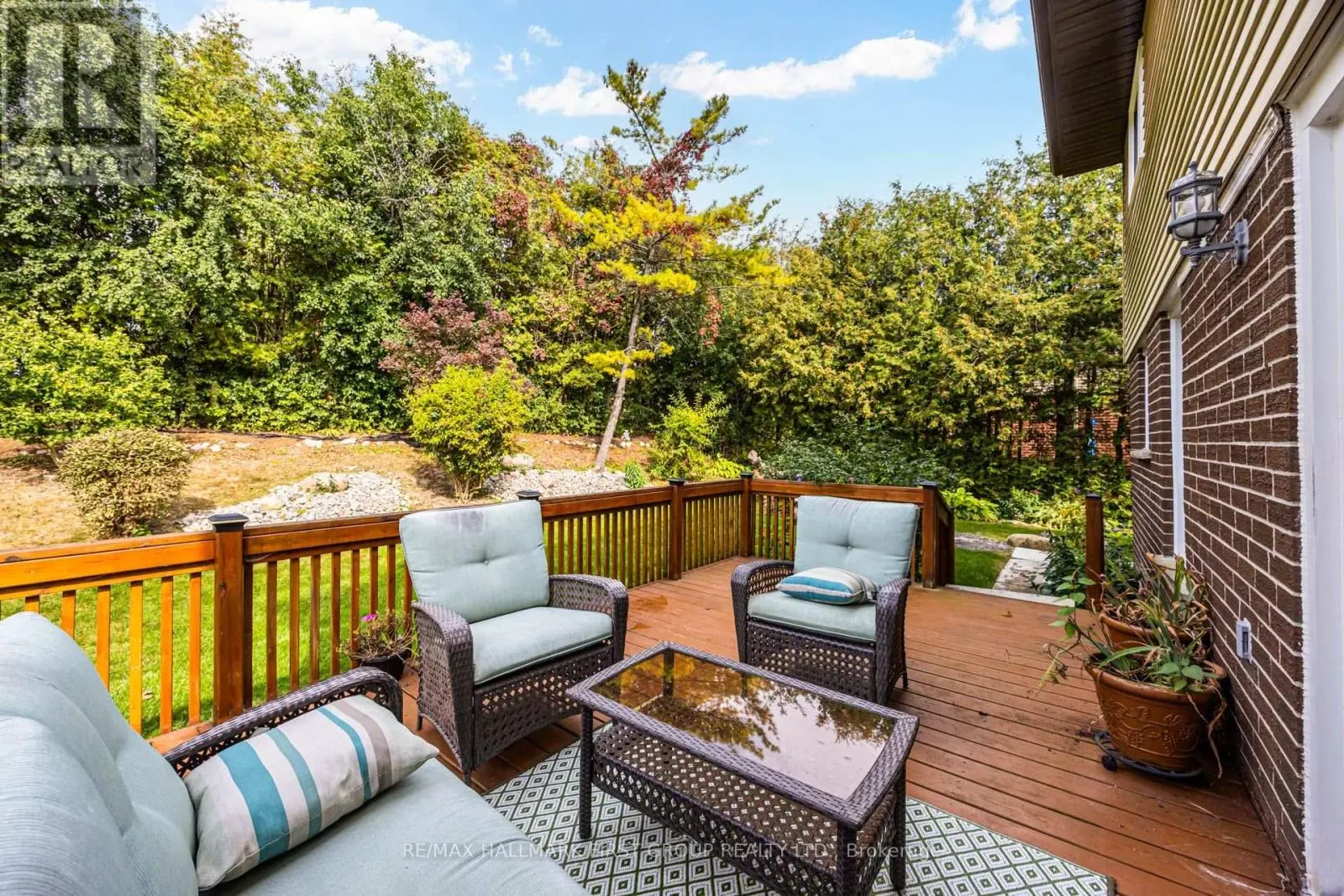 33 ANSTEAD CRESCENT