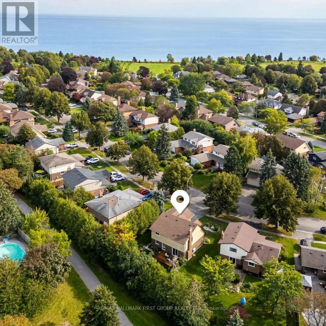 33 ANSTEAD CRESCENT