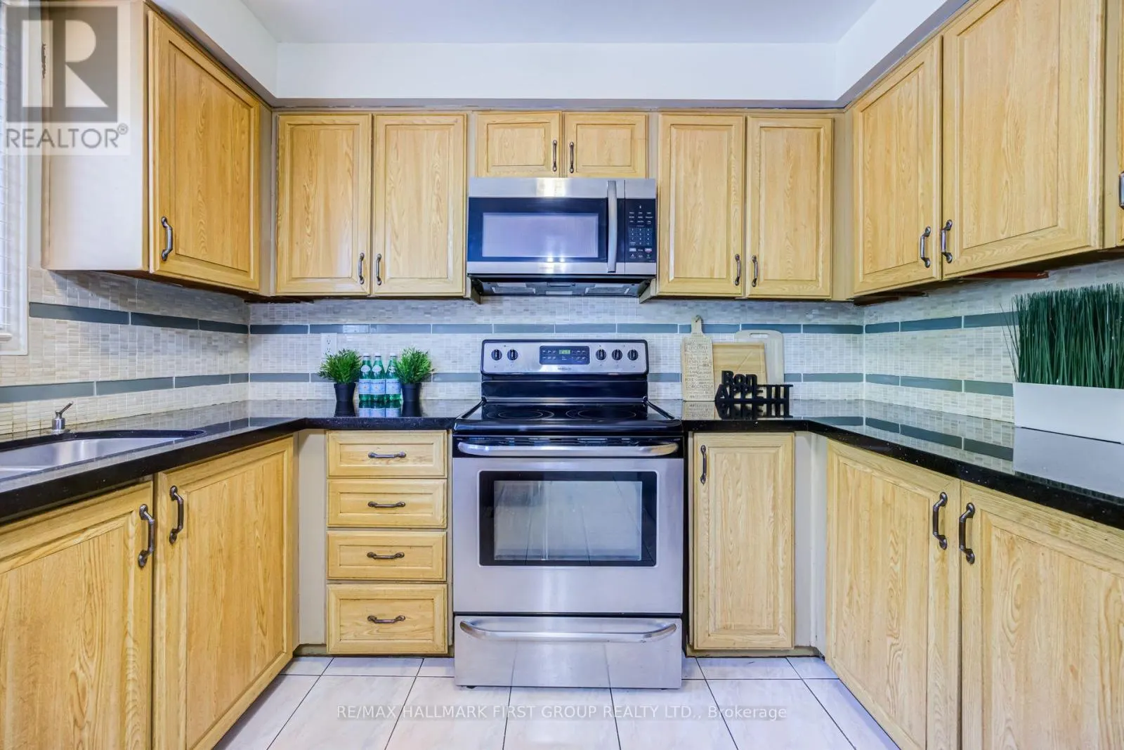 33 ANSTEAD CRESCENT