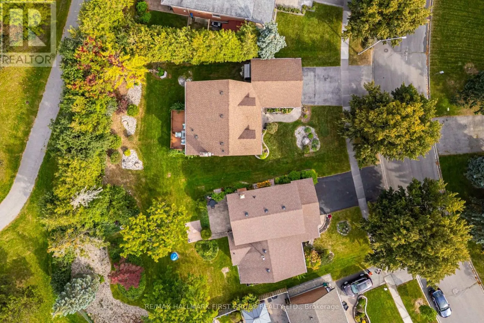 33 ANSTEAD CRESCENT
