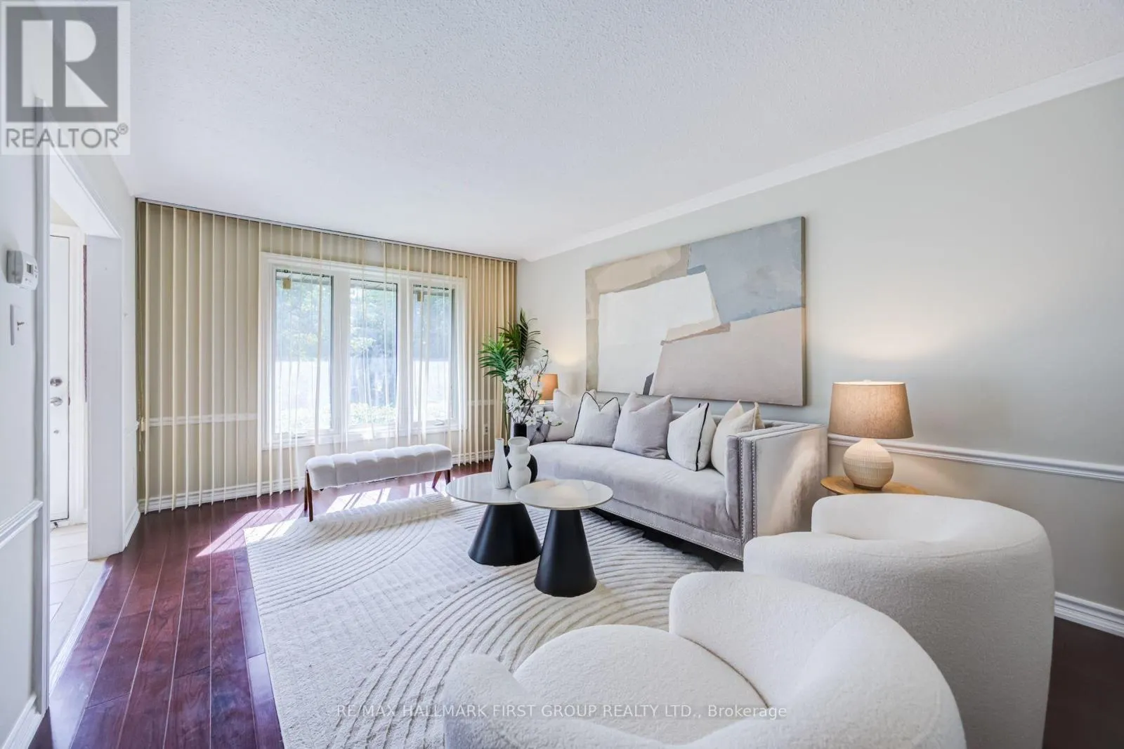 33 ANSTEAD CRESCENT
