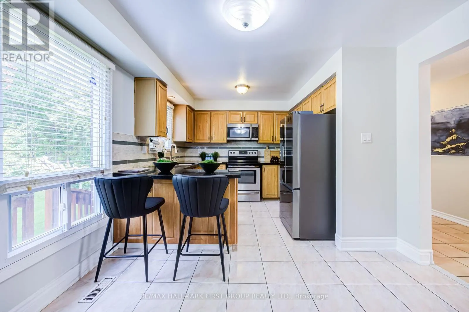33 ANSTEAD CRESCENT