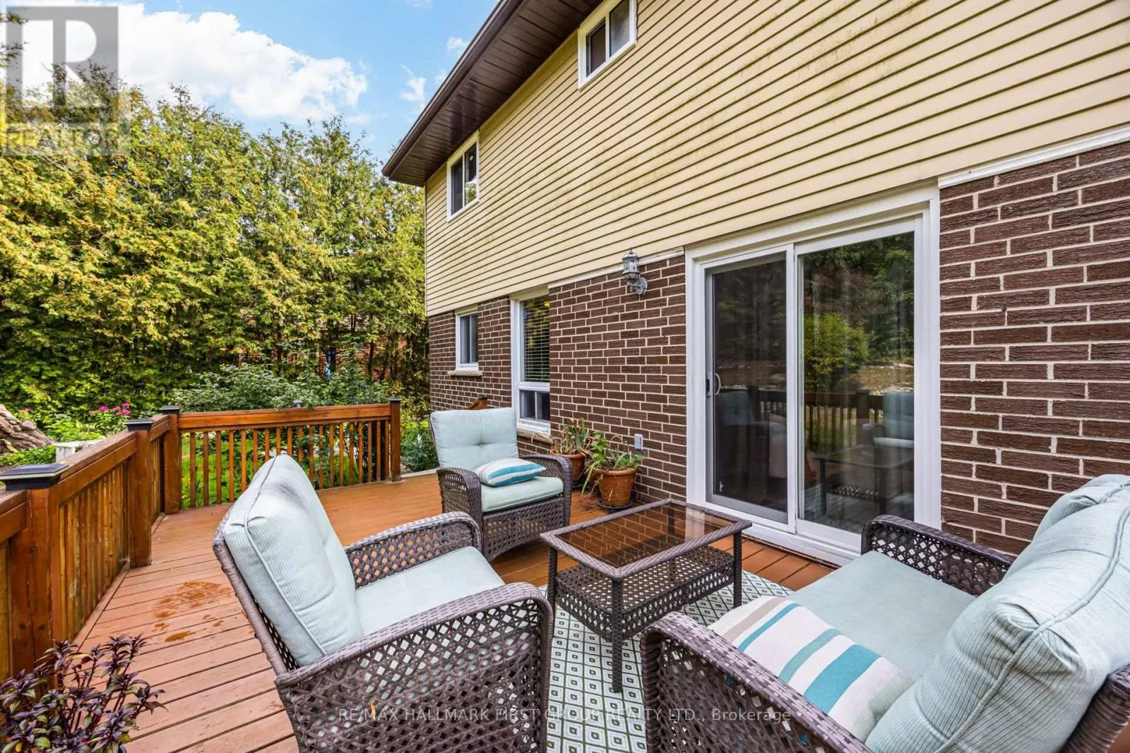 33 ANSTEAD CRESCENT