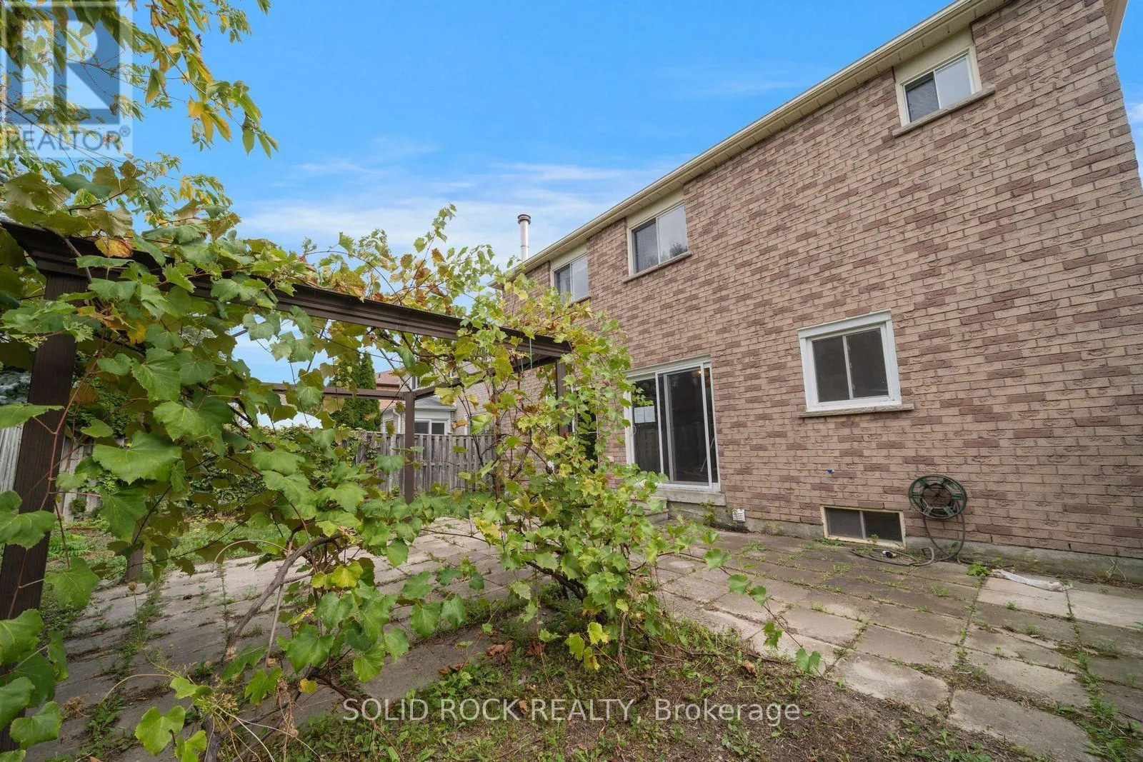 2394 STRATHMORE CRESCENT