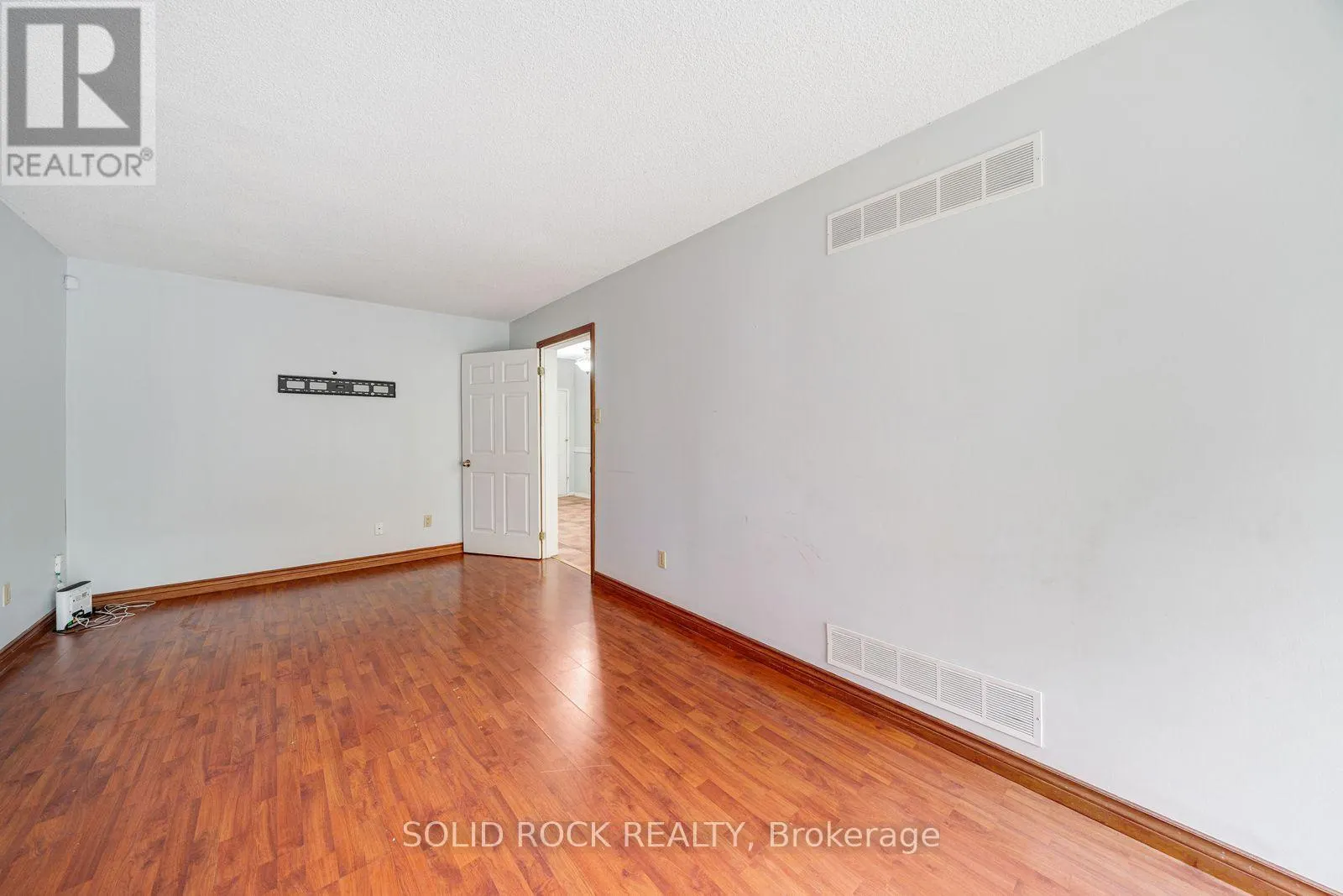 2394 STRATHMORE CRESCENT