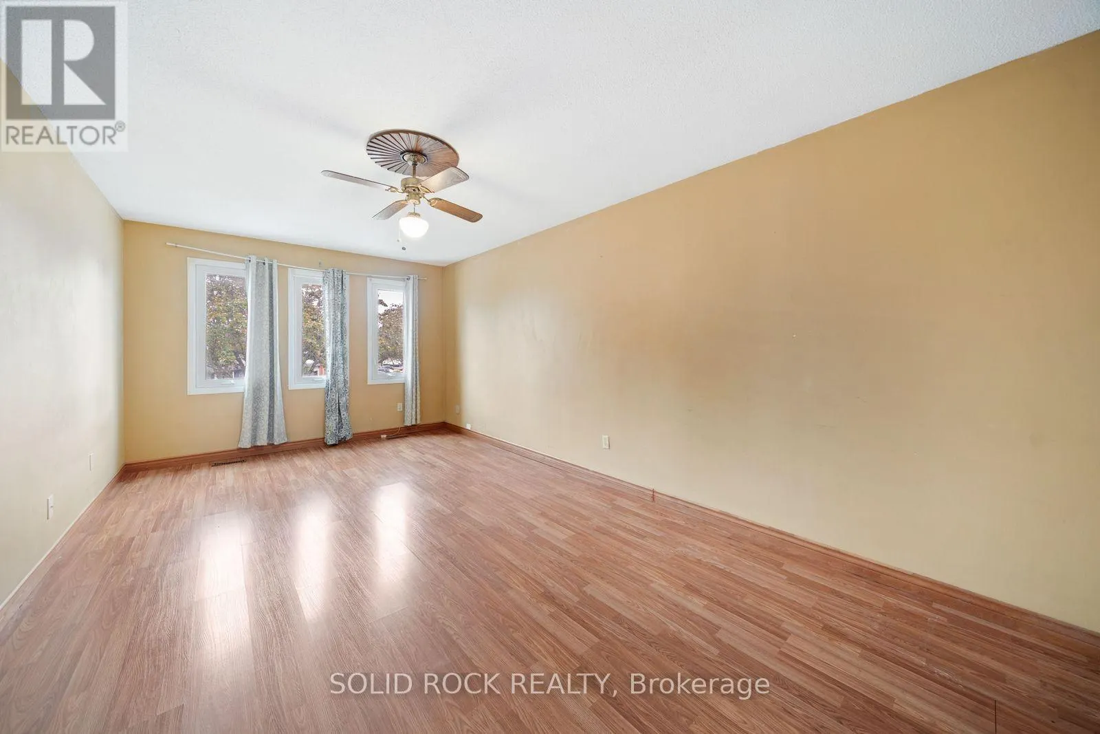 2394 STRATHMORE CRESCENT