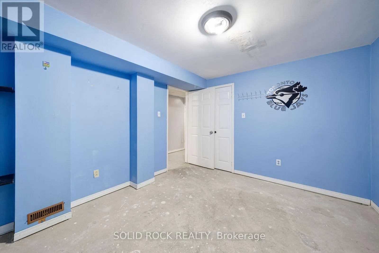 2394 STRATHMORE CRESCENT