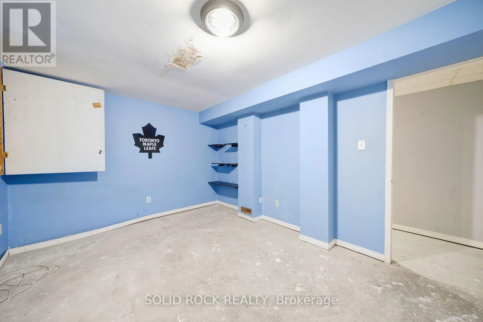 2394 STRATHMORE CRESCENT