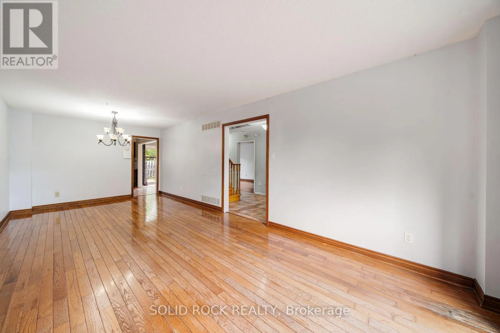 2394 STRATHMORE CRESCENT