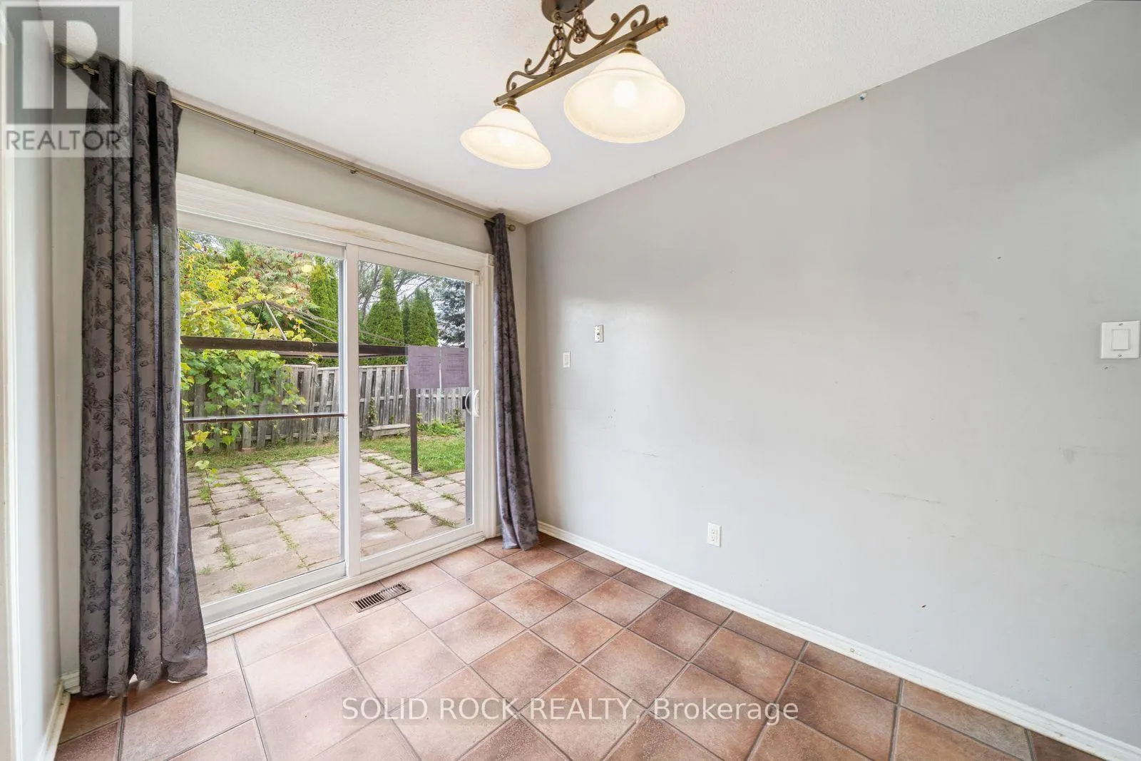 2394 STRATHMORE CRESCENT