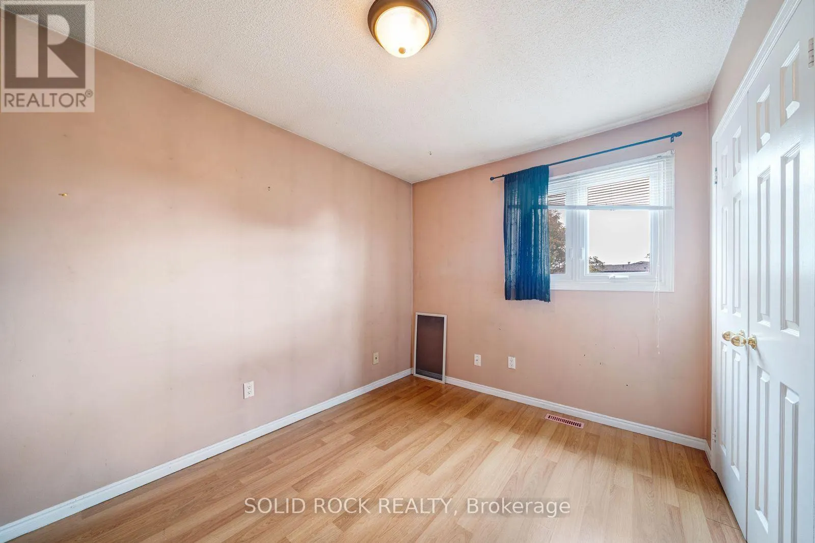 2394 STRATHMORE CRESCENT