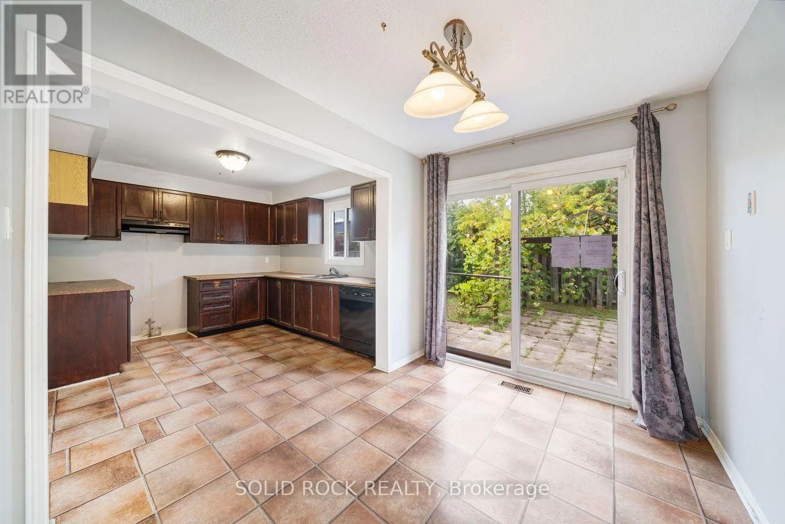 2394 STRATHMORE CRESCENT